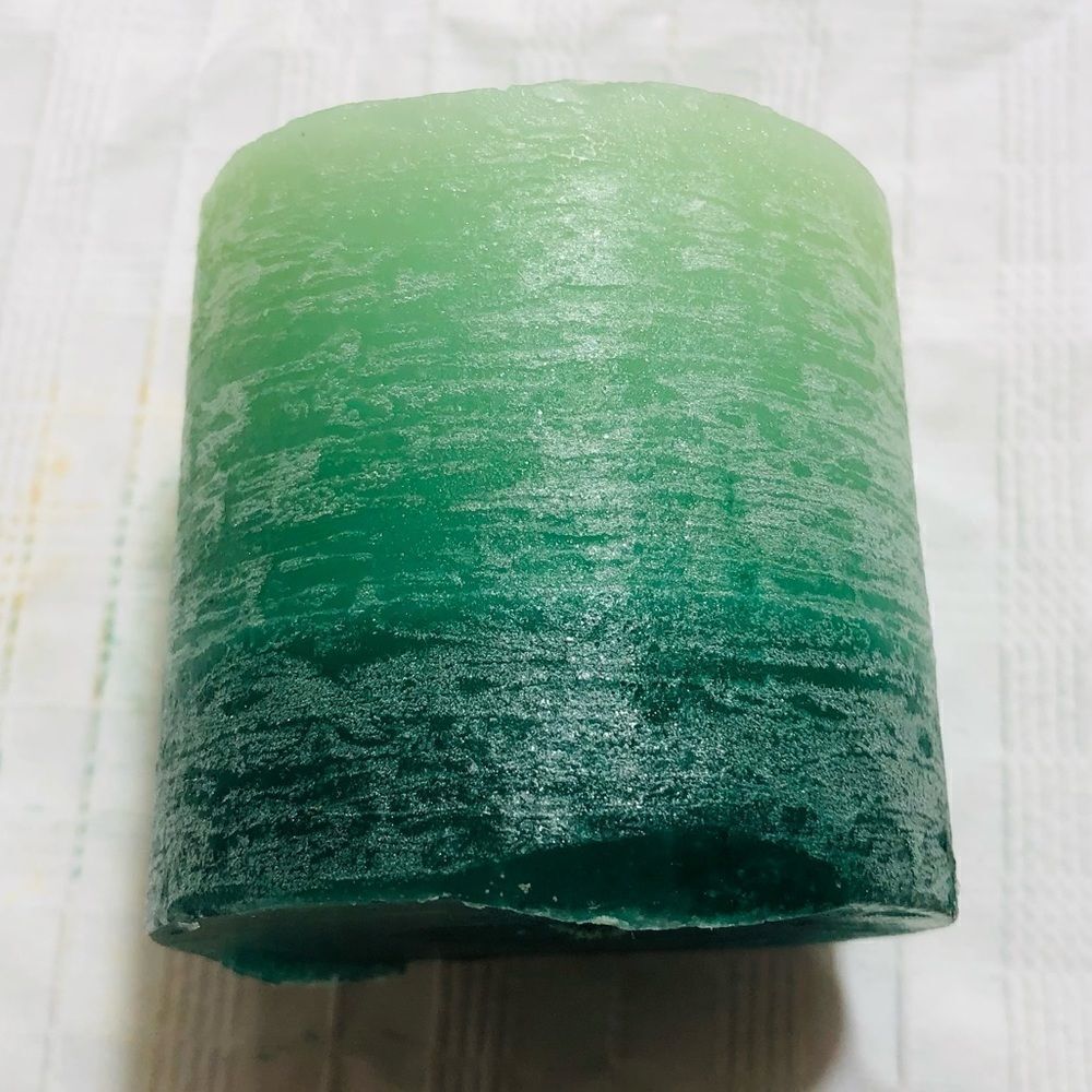 Handcrafted Timber Scented Candle (Green) - Picture 5 of 10